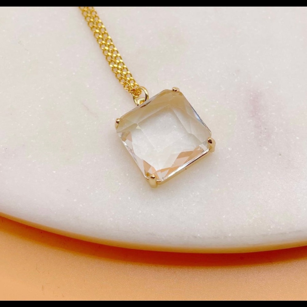 NEW Adorable Square Crystal Pendant Necklace 18k triple gold plated